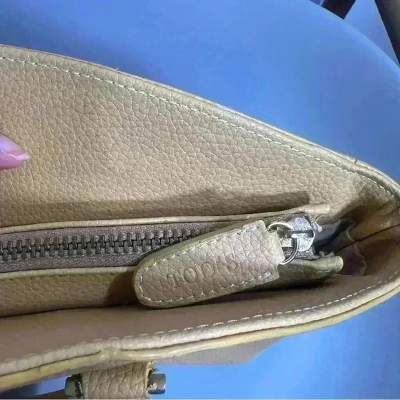 Vintage Tods leather cream shoulder bag small handbag white stitching detail - Picture 7 of 16